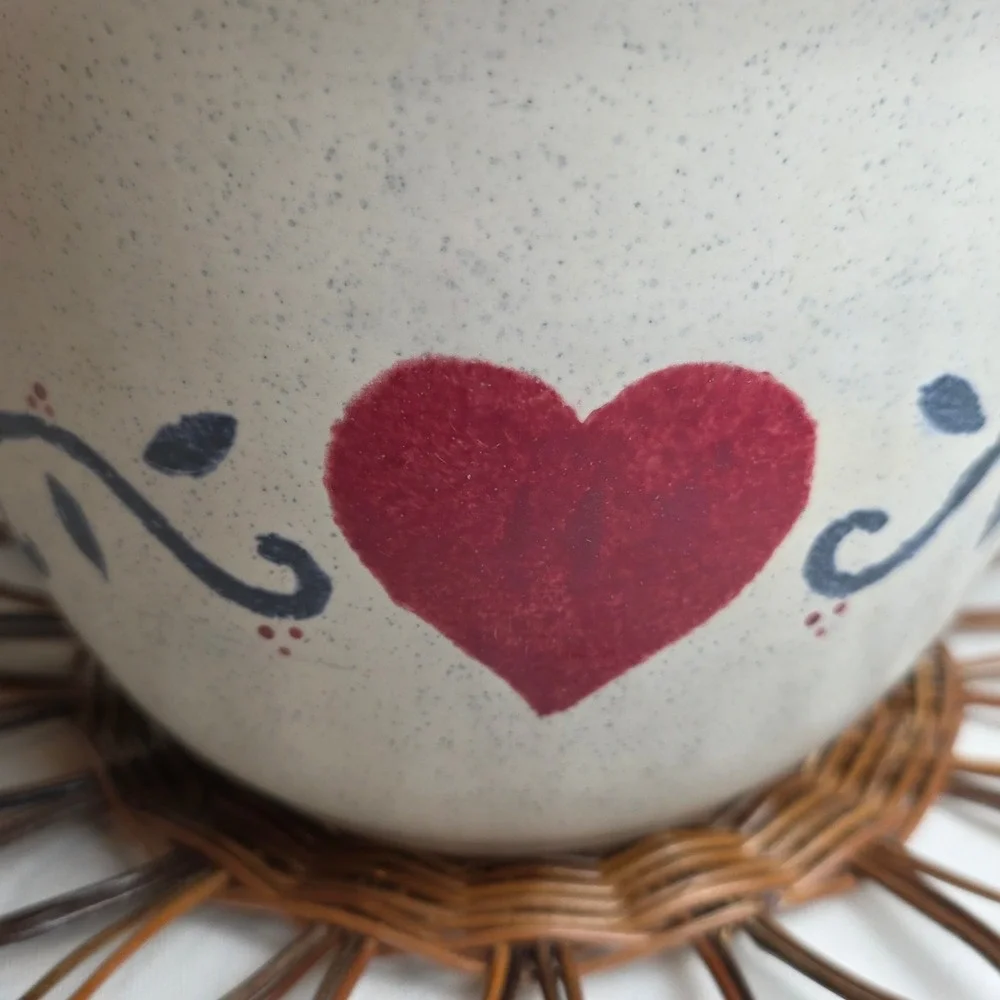 Vintage Farmhouse Stoneware Batter Bowl Blue Sponge Rim Red Heart Vine Cream